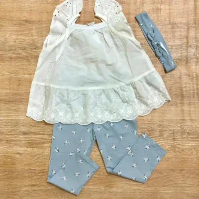 Conjunto blanco y azul con cintillo