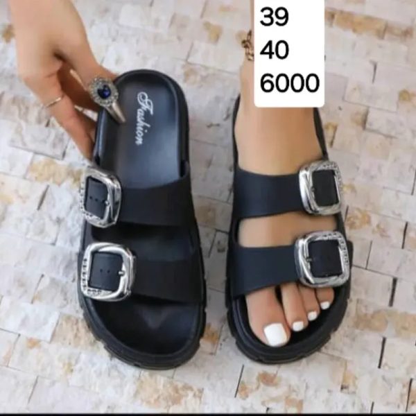 Sandalias engomadas