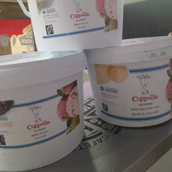 Rico helado de varios sabores 