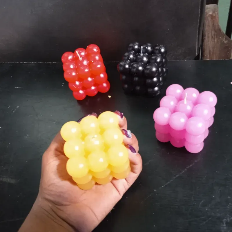 Velas cuadradas grandes de bolas
