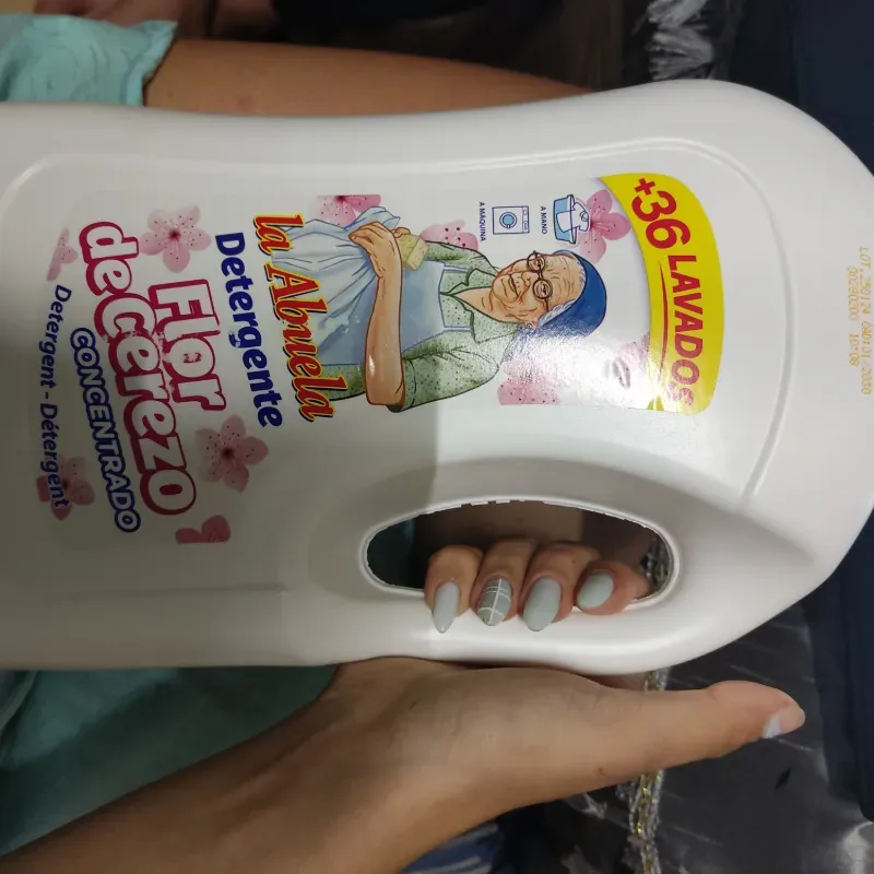 Detergente flor de cereza