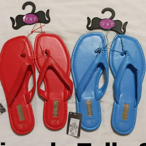   Sandalias Azules Primark.