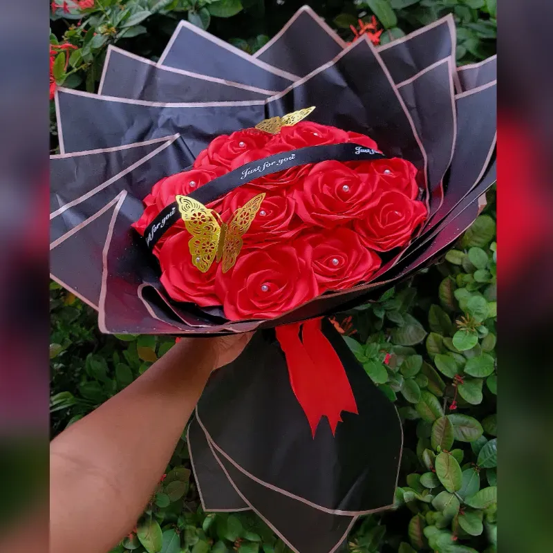 Ramo de 16 rosas eternas❤️