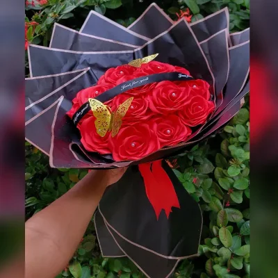 Ramo de 16 rosas eternas❤️