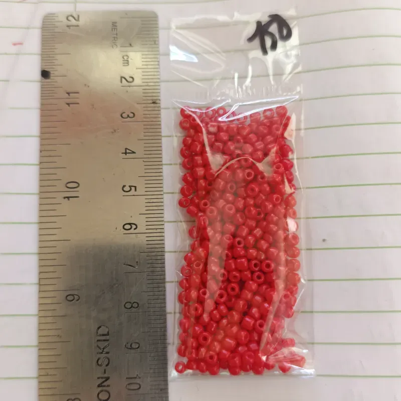 Mostacilla roja pequeña de 3 milímetros