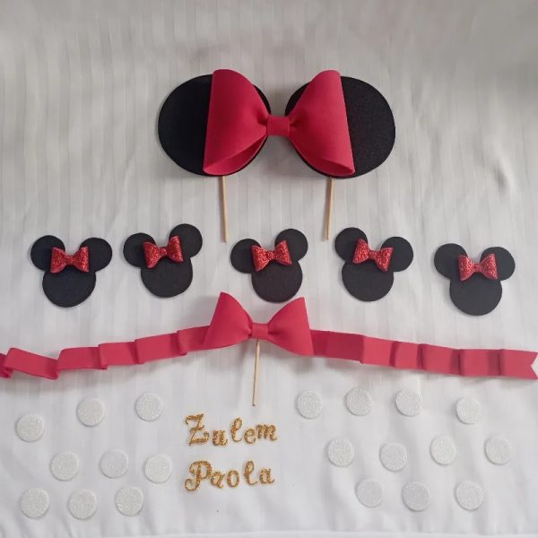 Cake topper