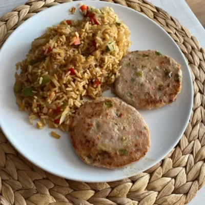 Arroz con Hamburguesa 