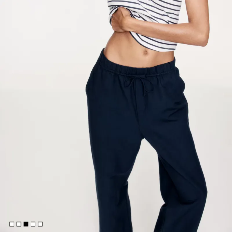 Pantaloneta azul oscuro