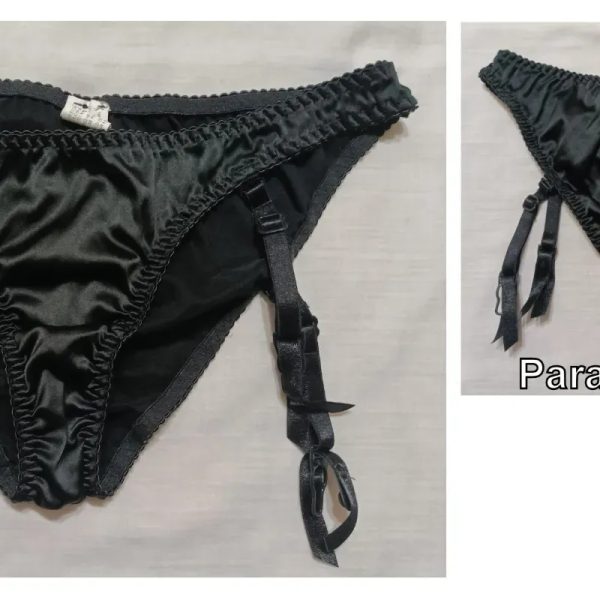 Blumer negro con tiras para poner medias.