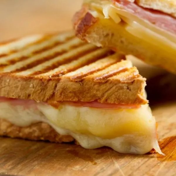 Toast di Prosciutto e Formaggio