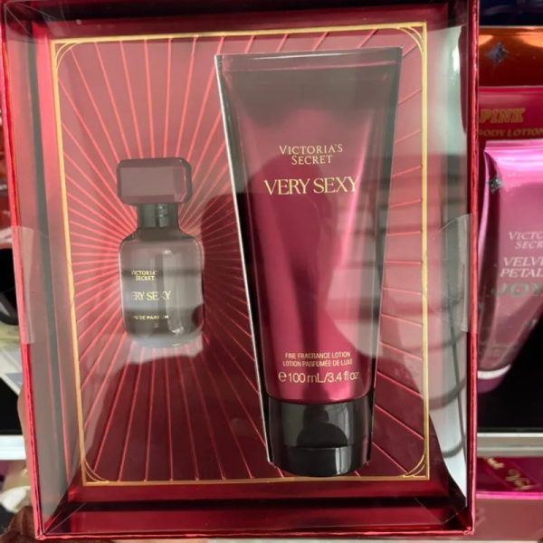 Set perfume(mini)y crema corporal(very sexy)