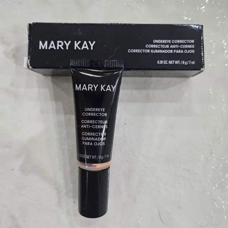 Corrector iluminador para ojos