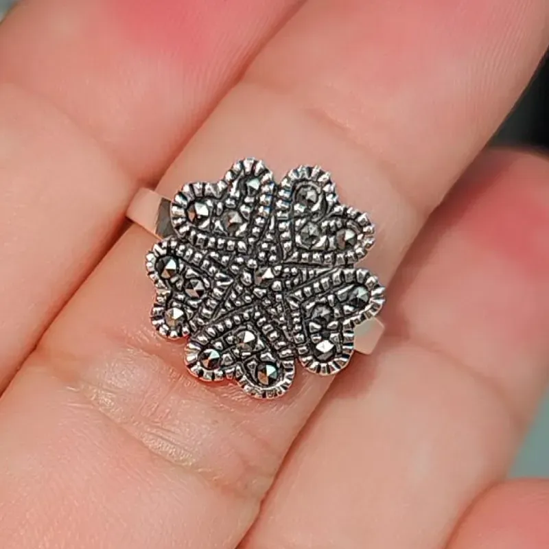 Anillo de plata 925 y Marquesitas