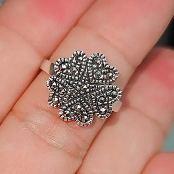 Anillo de plata 925 y Marquesitas