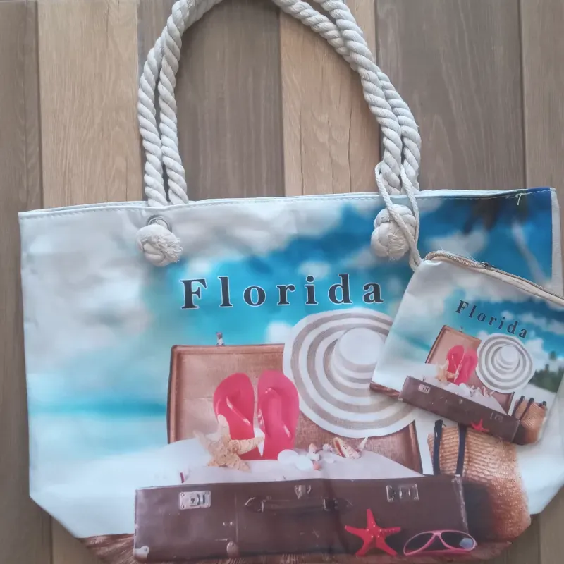 Bolso playero con monedero