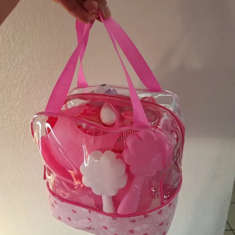 Cartera con juguetes