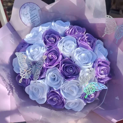 RAMO DE 25 ROSAS ETERNAS