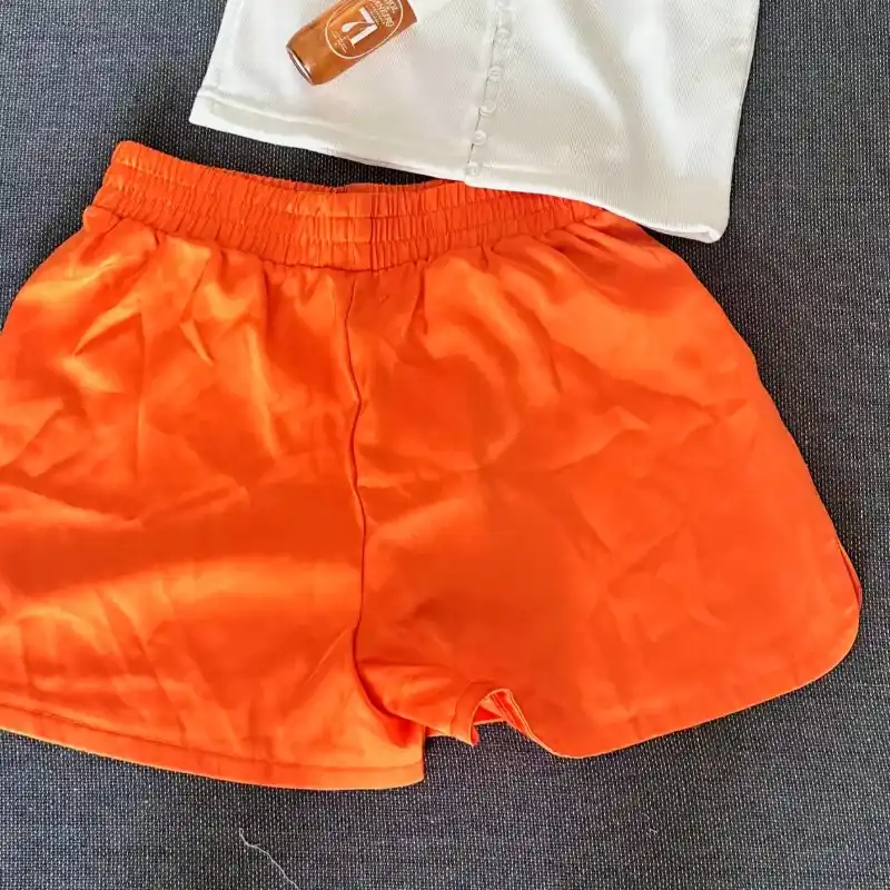 Short naranja