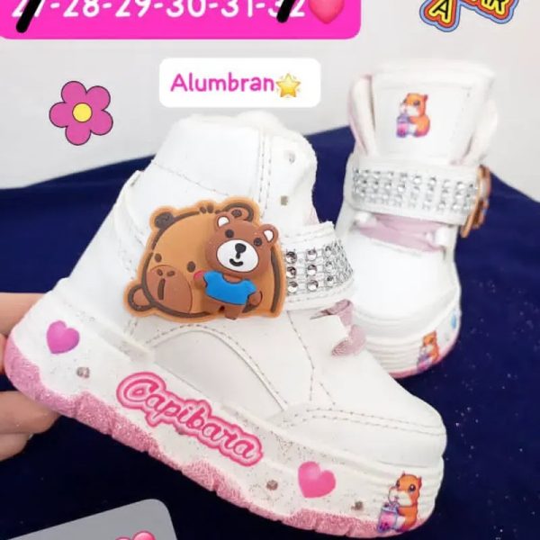 BOTA BLANCA CAPIBARA DETALLES ROSA TIRA CON PIEDRAS  Alumbran