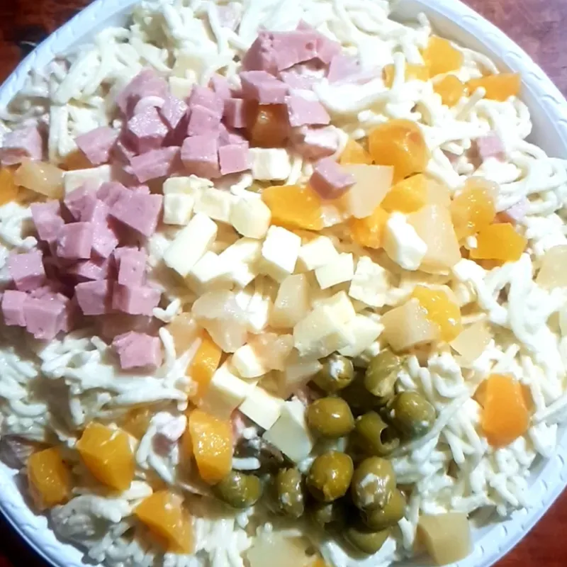 Ensalada fria  con Gouda, Vicky y Aceitunas