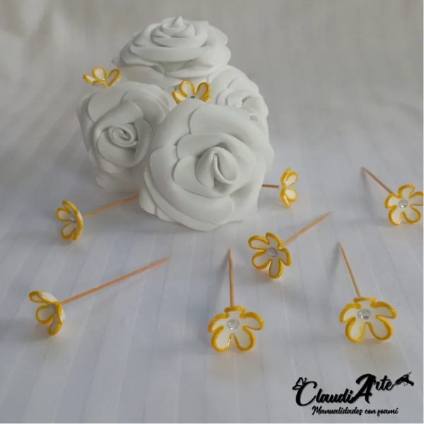 Cake topper