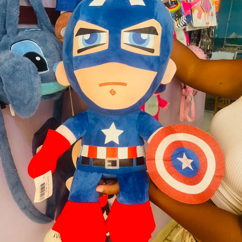 ✨Peluche grande del Capitán América✨