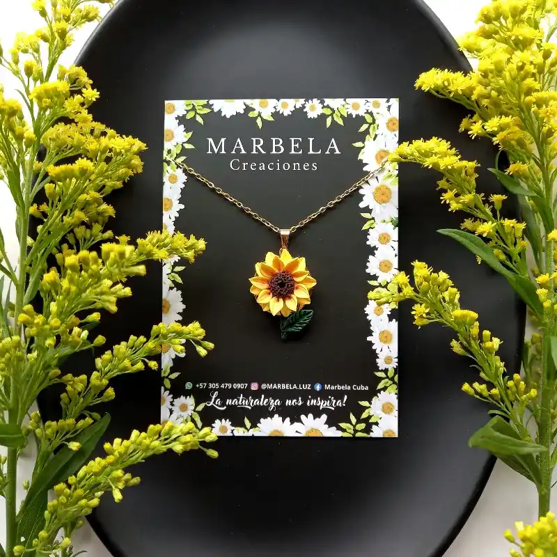 ✨Cadena de Girasol con tallo✨