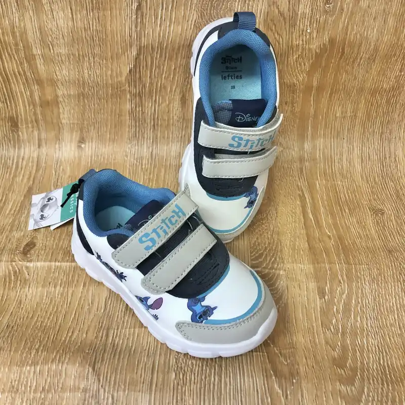 Zapatos de Stitch color blanco y azul