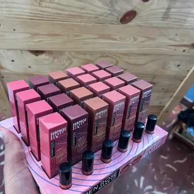 Labiales De Alta Duración ( Aplicador de Alta precisión)