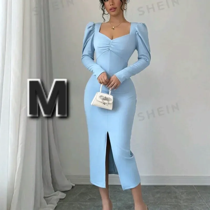 Vestido con Cuello Abierto