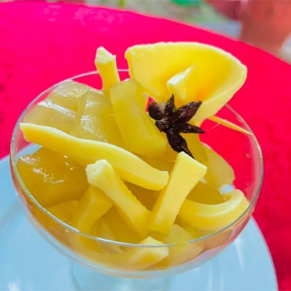 Fruta bomba en almíbar con queso