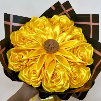 Ramo de 9 Rosas + Girasol