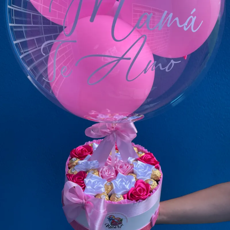 Cesta delicada de rosas