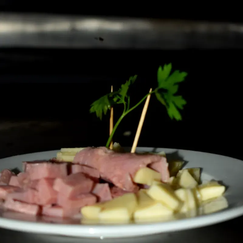 Picadera de Jamón y Queso Blanco