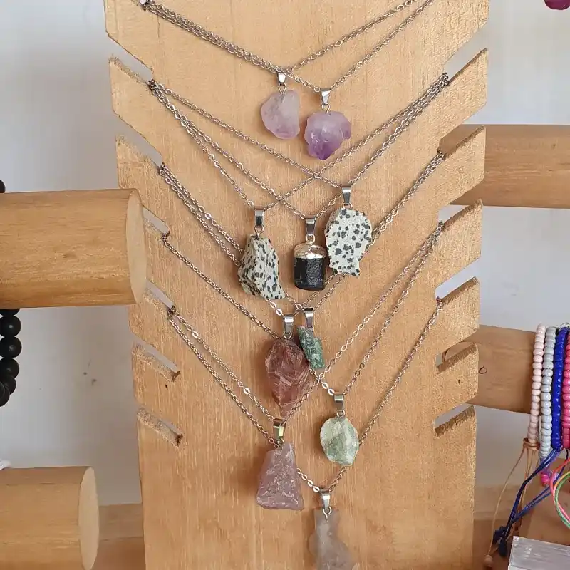 Cadenas de acero con piedras naturales de cuarzo