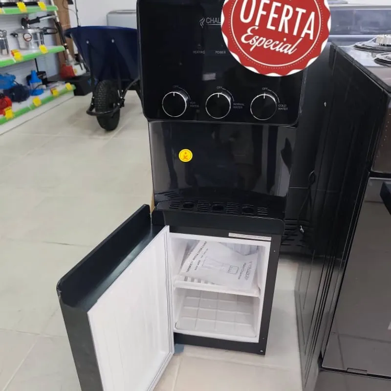 Dispensador de agua Challanger con mini bar abajo