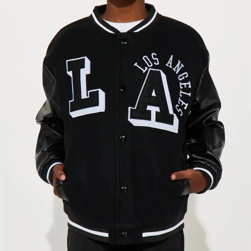  Chaqueta con mangas de vinil — Negro