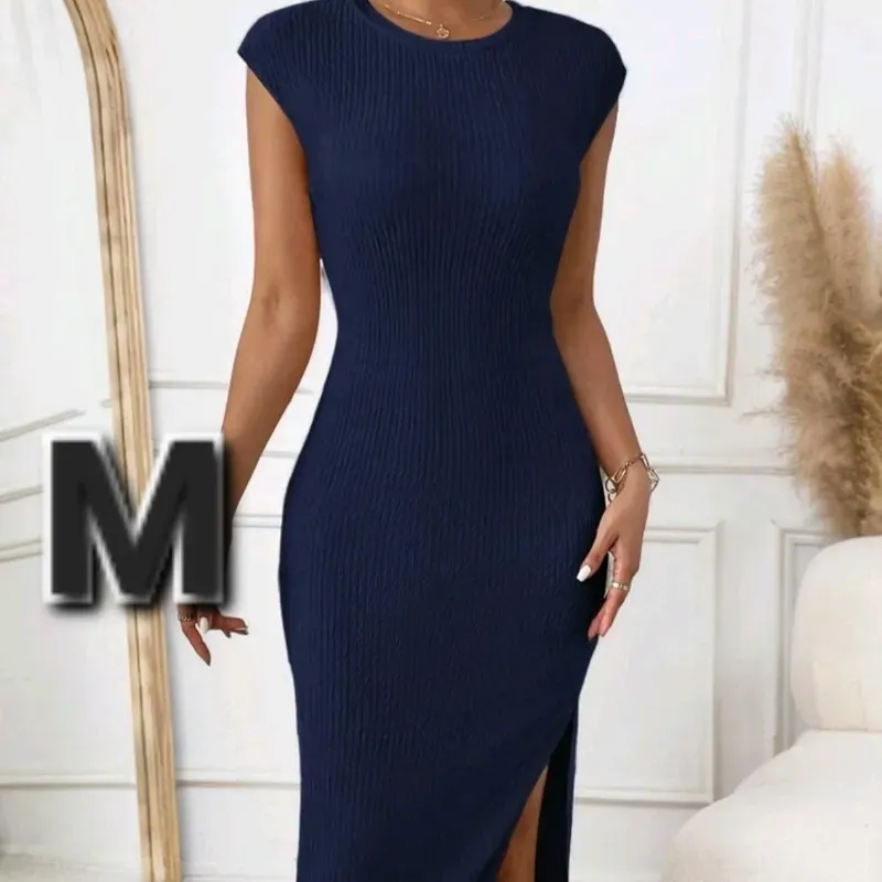 Vestido con Abertura en la Pierna