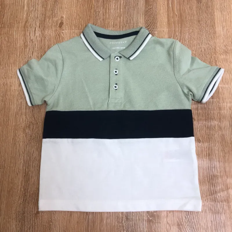 Polo color verde y blanco