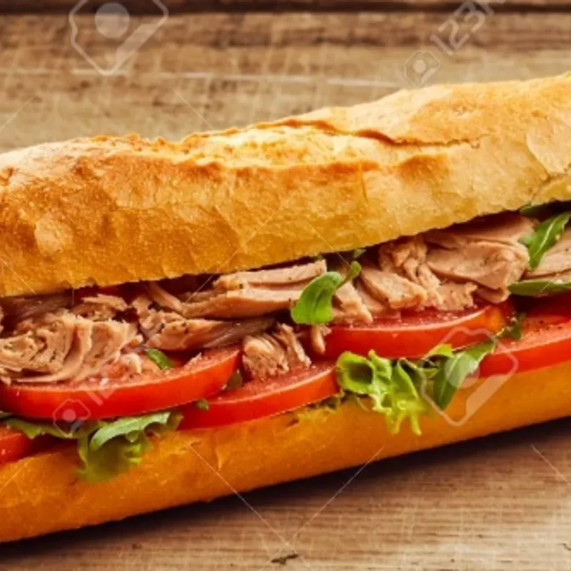 Sándwich de atún americano