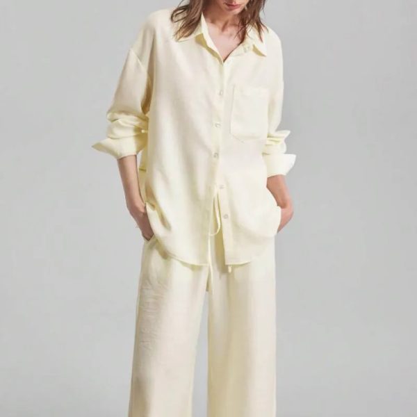 Conjunto de camisa y pantalón