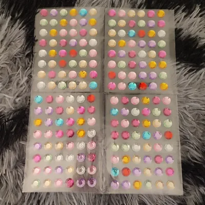 Stickers varios colores medias perlas grandes