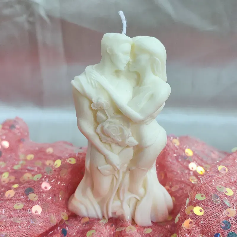 Pareja de enamorados de cera