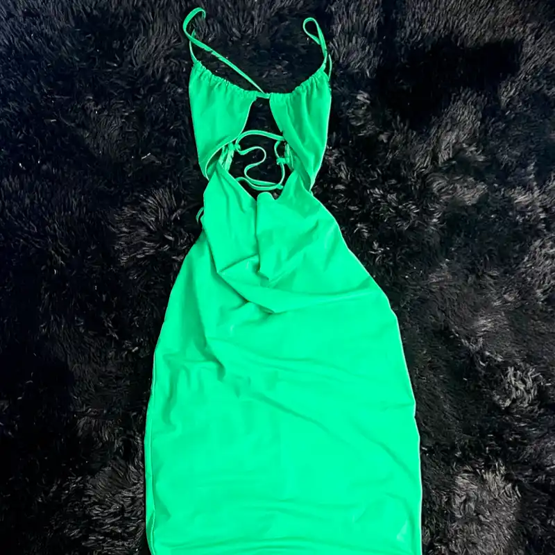 Vestido Verde con Tiras