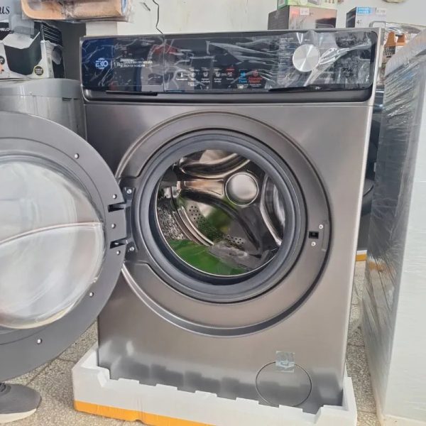 Lavadora secadora a vapor eko de 11 kilo.1 mes de garantia