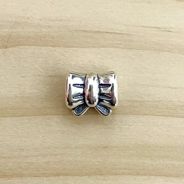 Charm Lazo Sencillo