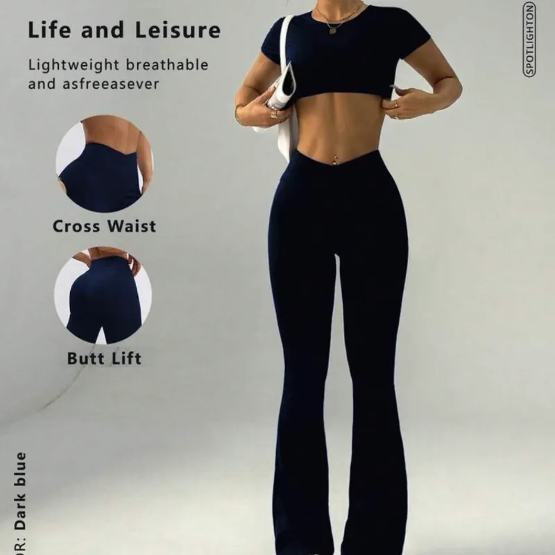 Conjunto deportivo negro acampanado