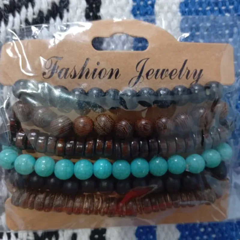 Paquete de pulseras varias