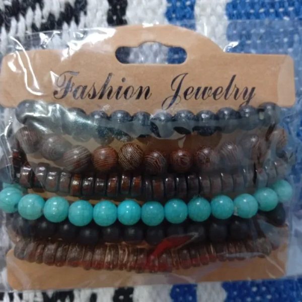 Paquete de pulseras varias