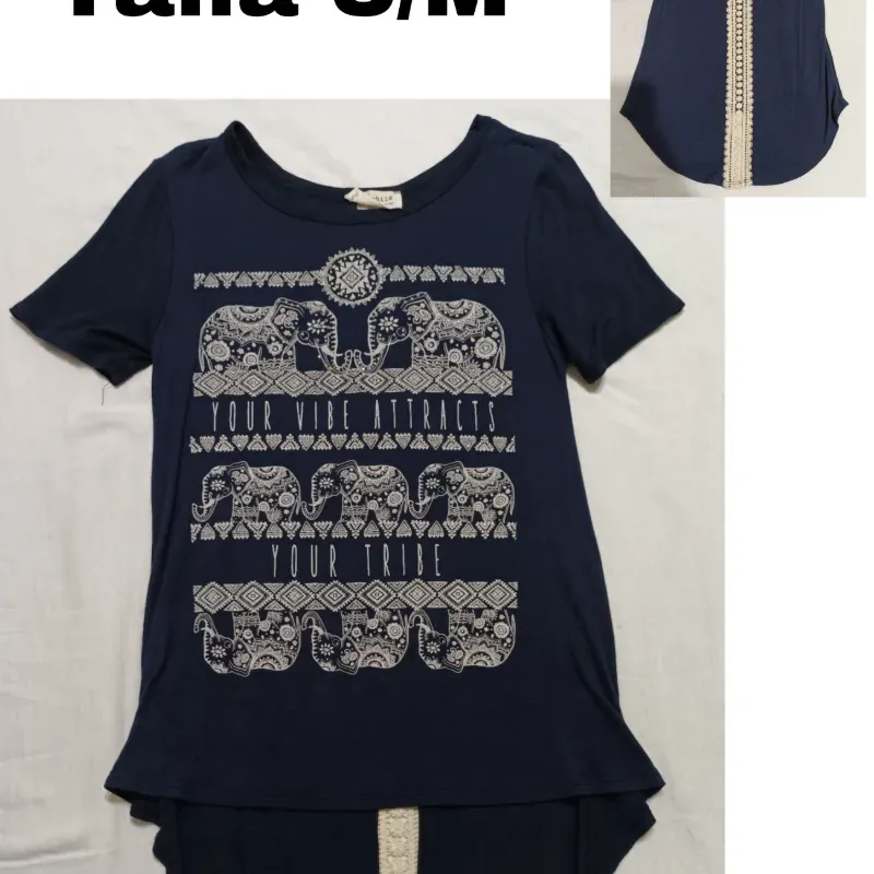 Pullover  Azul con elefante.